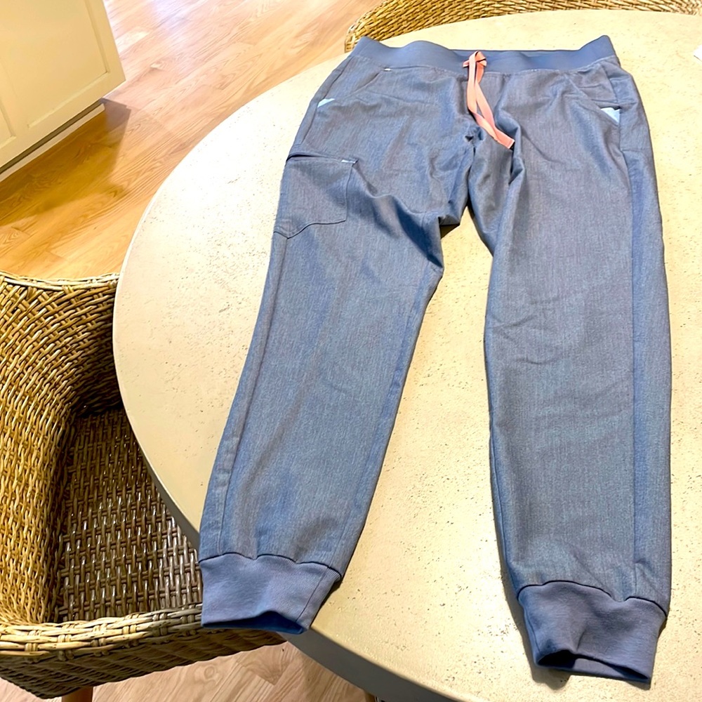Heather Denim Figs scrub set